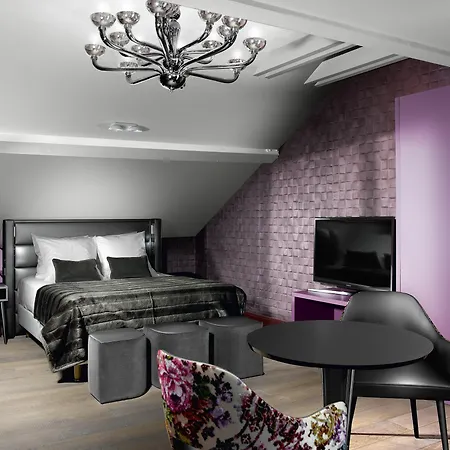Le Moon Apartment